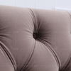 Canapé Chesterfield surdimensionné en tissu velours
