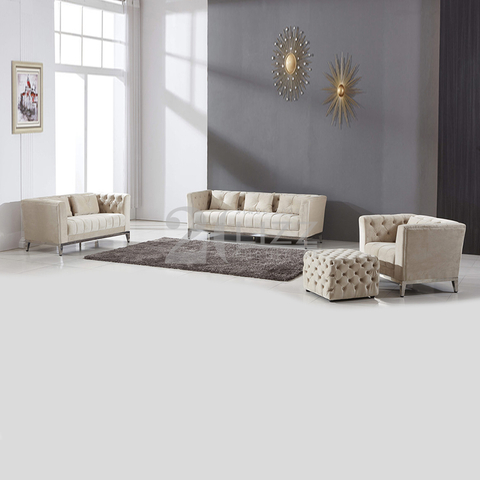 Canapé de salon en tissu Chesterfield avec pieds dorés